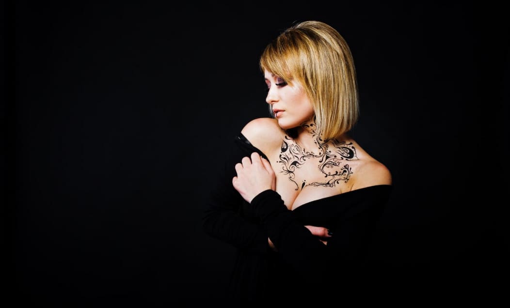 Elegant woman traveling from Glasgow for a weekend