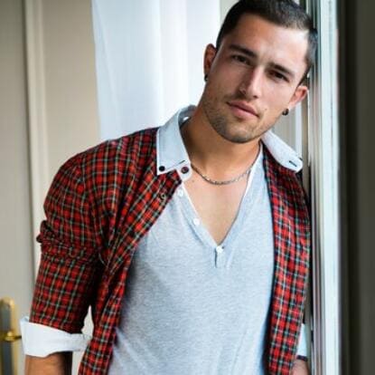 Leo · 26 · Liverpool